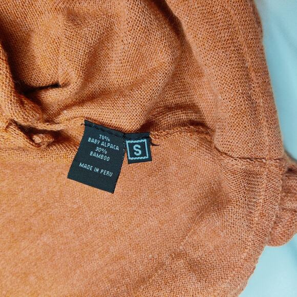 Carriage Made in Peru Small Knit Orange Bamboo Baby Alpaca Ruffle Cardigan - Picture 9 of 13